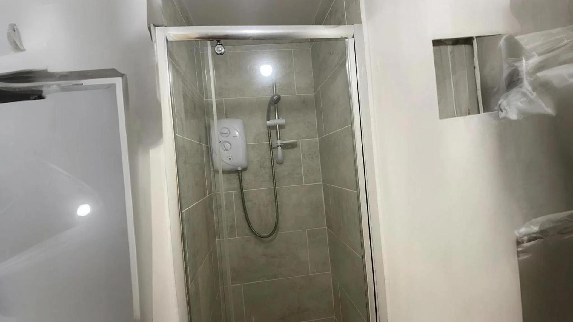 2-Bed Apartment - Sleeps 4 - Street Parking - Wifi Manchester Buitenkant foto