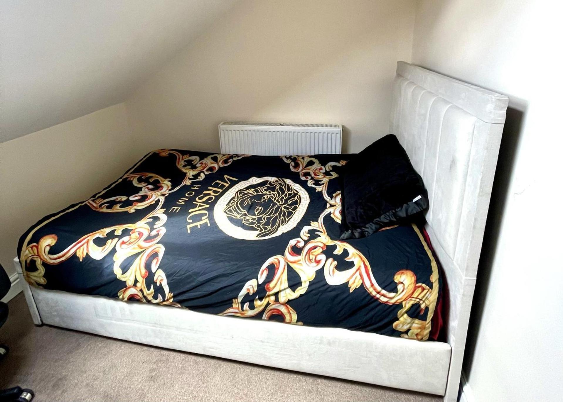 2-Bed Apartment - Sleeps 4 - Street Parking - Wifi Manchester Buitenkant foto